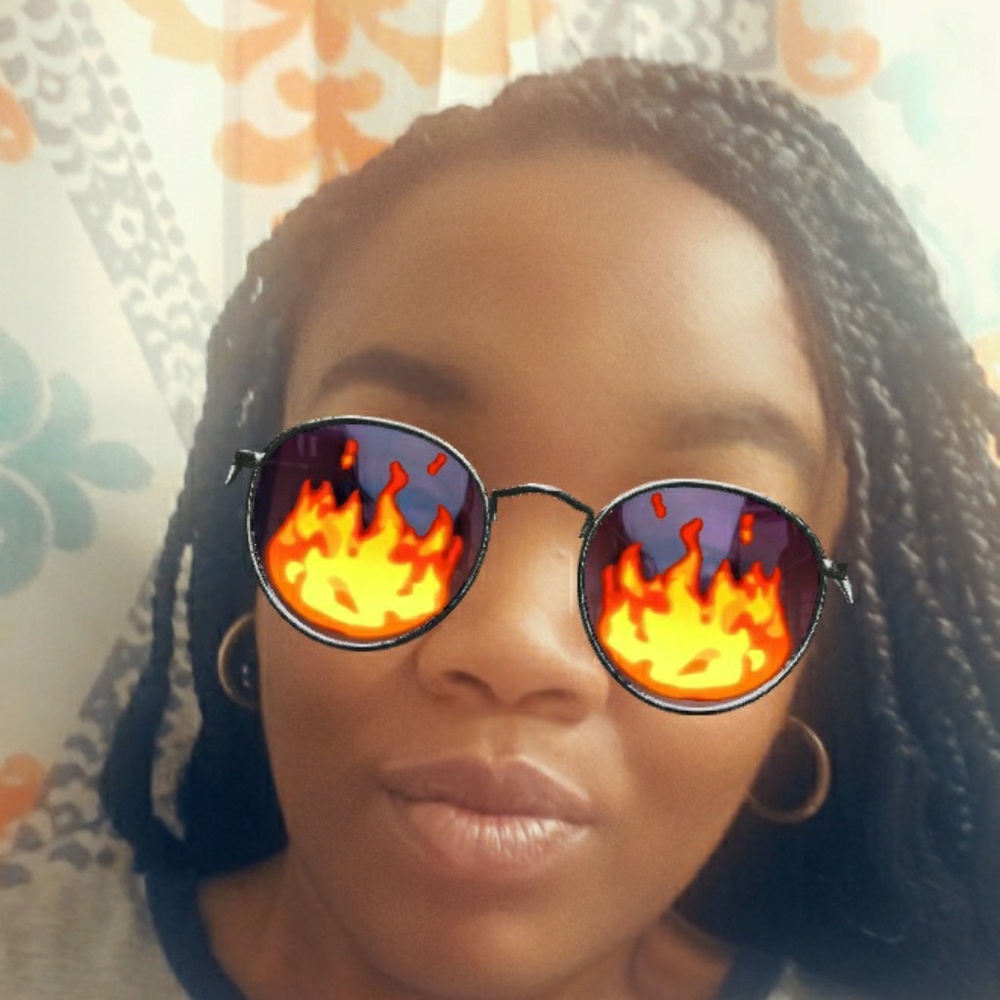Meet your Posher, Latoya